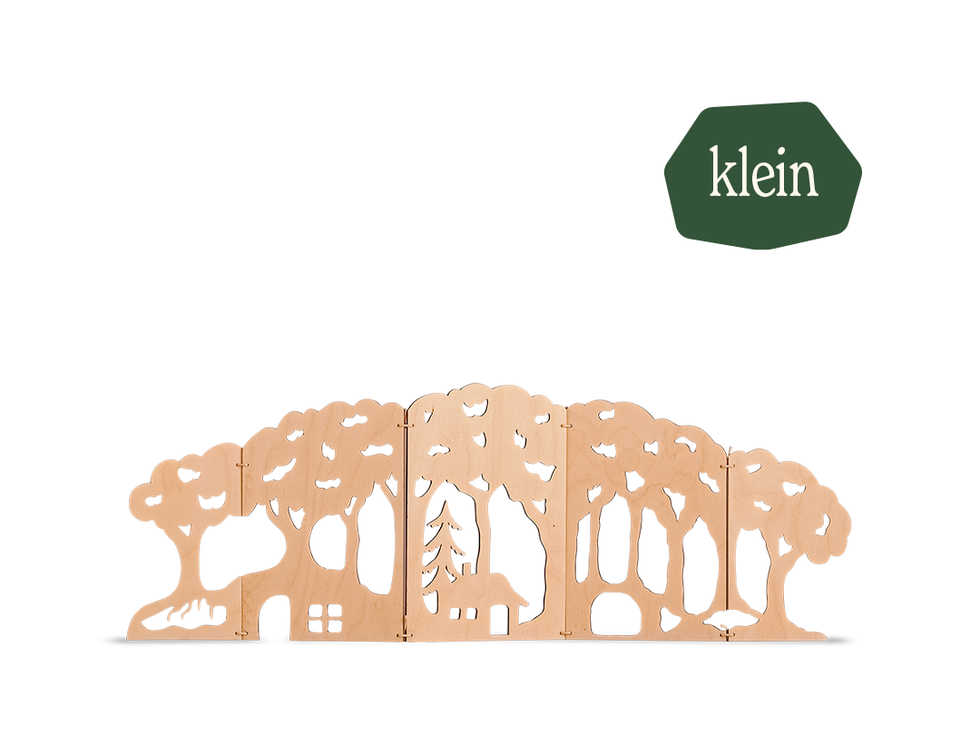 Kleine bosrand van hout voor op de jaartafel of seizoentafel