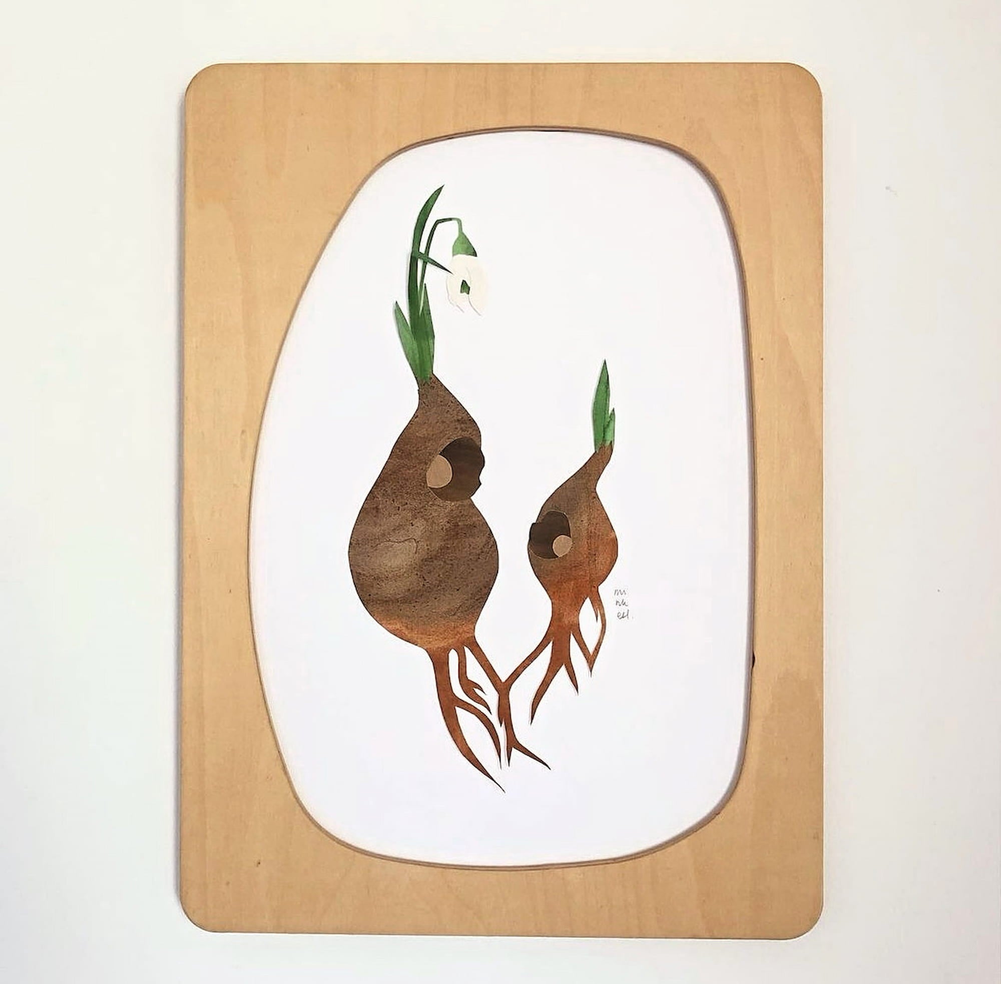 Houten wissellijst boog voor prints en getuigschriften hangend aan de muur