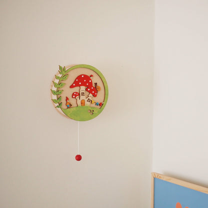Houten muziekdoosje met paddenstoel voor babykamer of kinderkamer